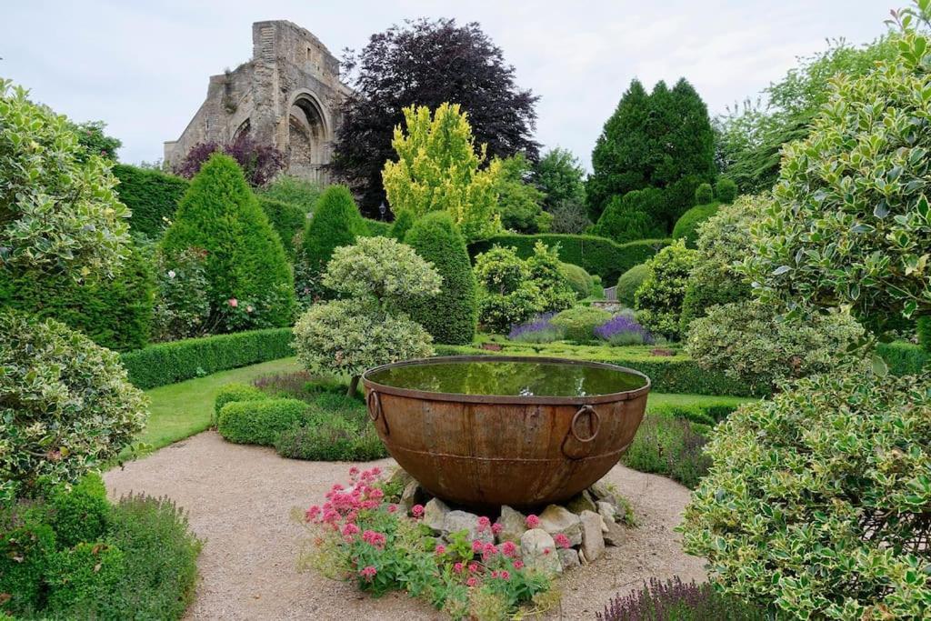 Cotswold Manor House - Country House Retreat With Hot Tub, Ideal For Large Groups Petty France 외부 사진
