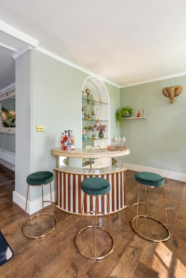 Cotswold Manor House - Country House Retreat With Hot Tub, Ideal For Large Groups Petty France 외부 사진