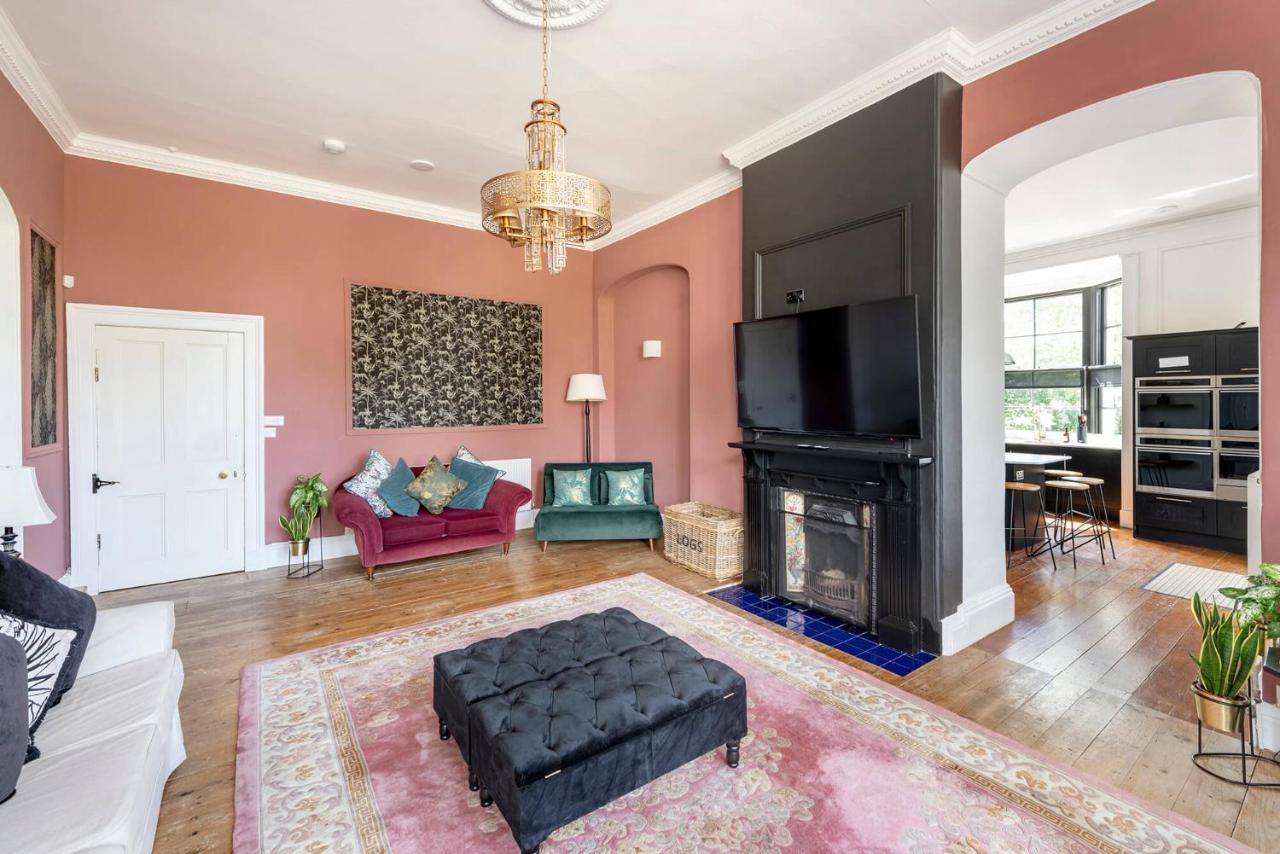 Cotswold Manor House - Country House Retreat With Hot Tub, Ideal For Large Groups Petty France 외부 사진